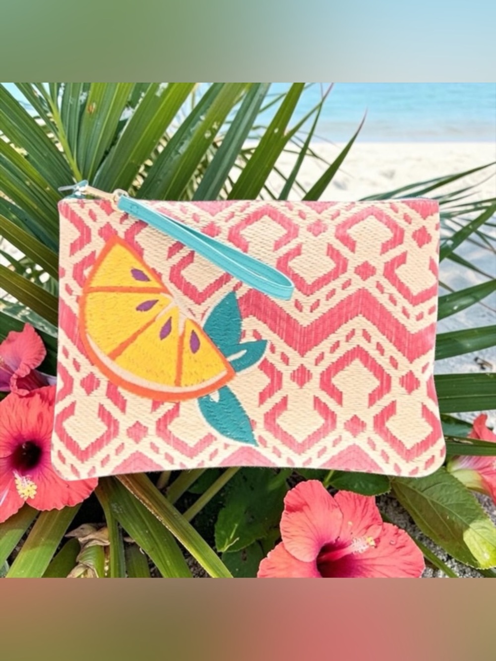 🍊VERA BRADLEY🍊Red Chevron Straw Beach Wristlet with Citrus Embroidery//NWOT
